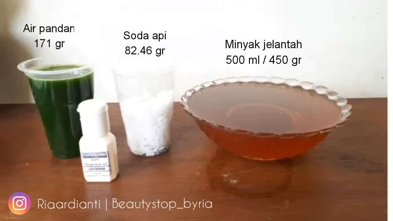 Sabun Istimewa: Memanfaatkan Kilap Cat Retak dan Aroma Segar Minyak Cemara
